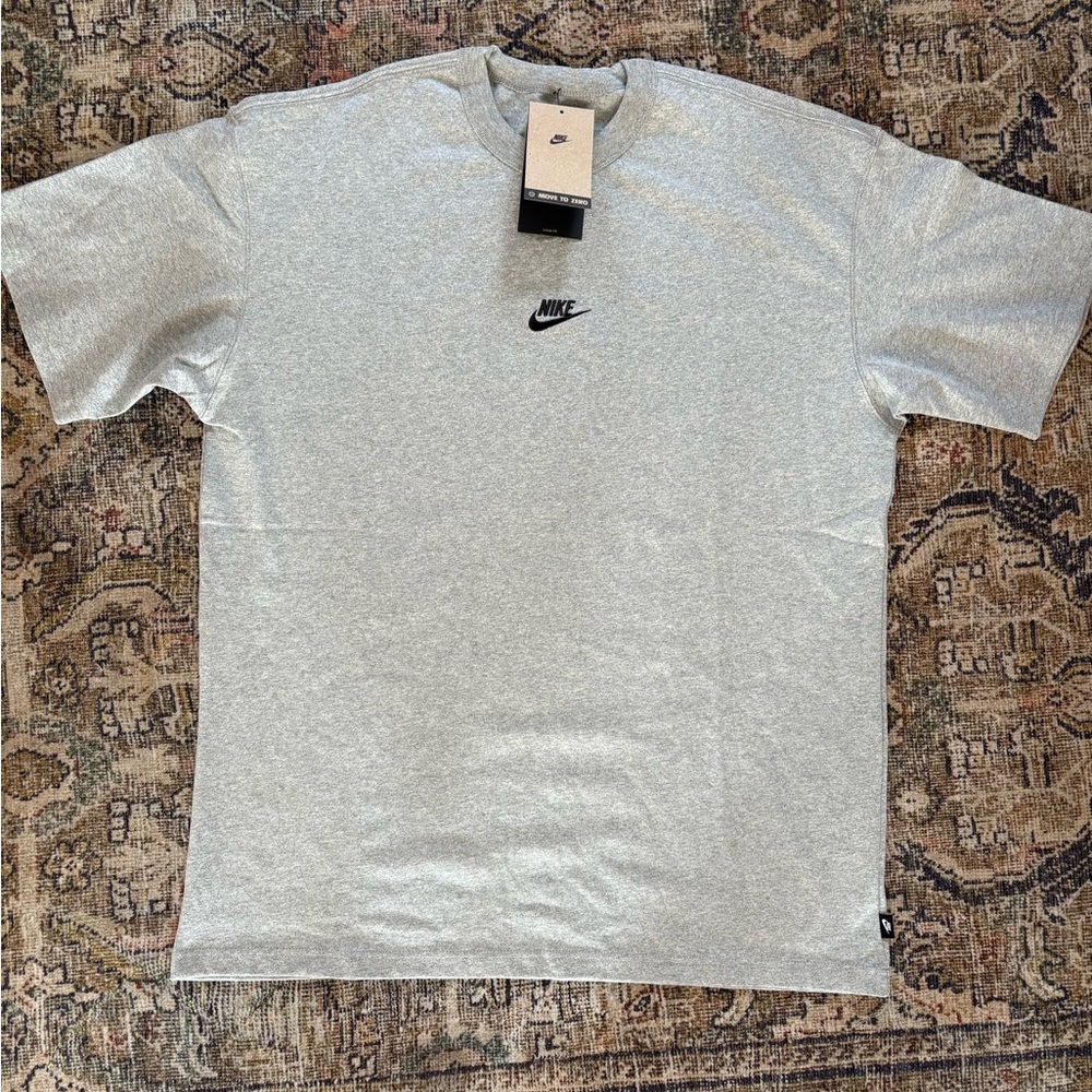 Nike Men's Heather Gray Short Sleeve Tee Medium